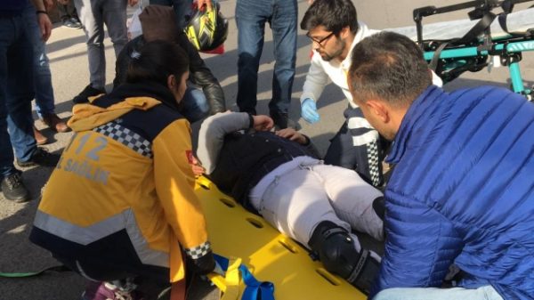 KURYE İLE ÇARPIŞTI…