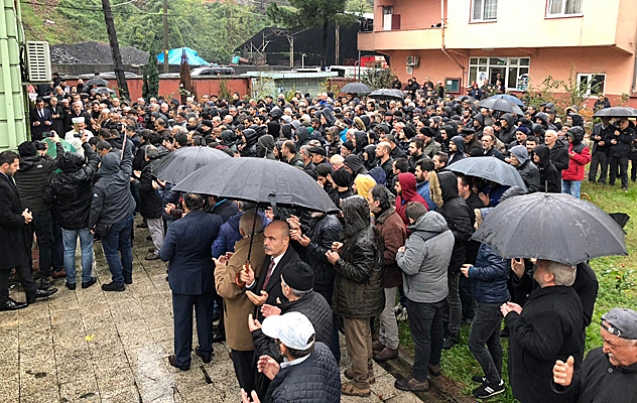 GÖZYAŞLARI ARASINDA UĞURLANDI…