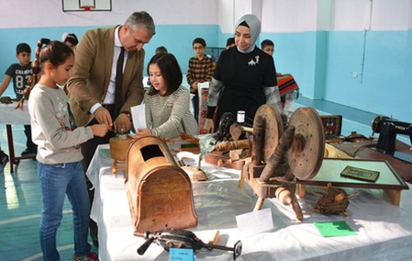 ERDEMİR İLKOKULUNDAN SERGİ ŞENLİĞİ