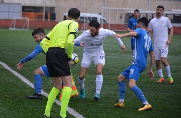 KOLAY RAKİBİNİ AFFETMEDİ…