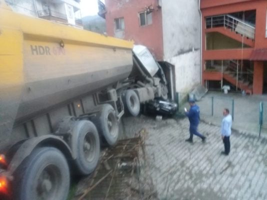 ARAÇLARI BİÇTİ…