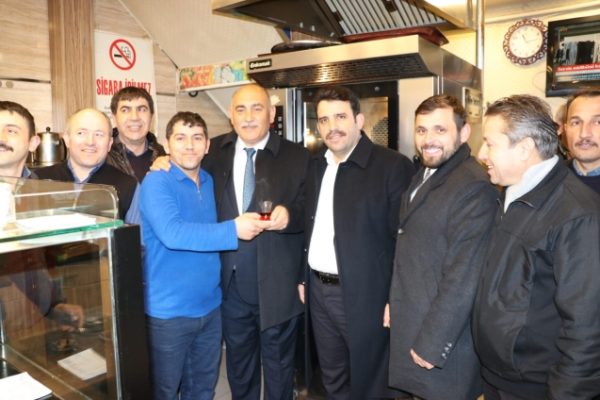 ESNAFTAN ŞAHİN’E YAKIN İLGİ…
