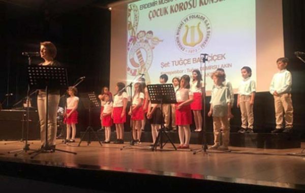 ÇOCUKLARDAN MUHTEŞEM KONSER…