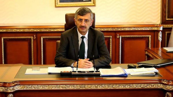 VALİ BEKTAŞ ‘VATANDAŞ MARTILARI GÖRMEYE Mİ GELECEK…’