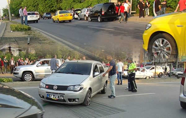 YOL VERMEK İSTERKEN…