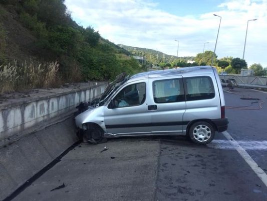UYARI TABELASINA ÇARPTI…