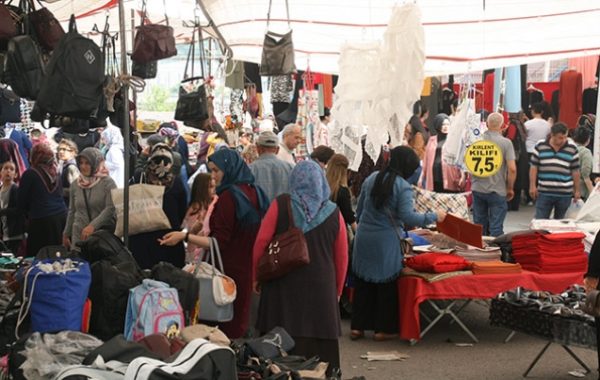 ESNAFIN İŞLERİ AÇILDI