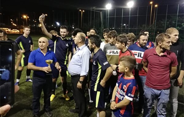 CAMİYE BAĞIŞLADILAR…