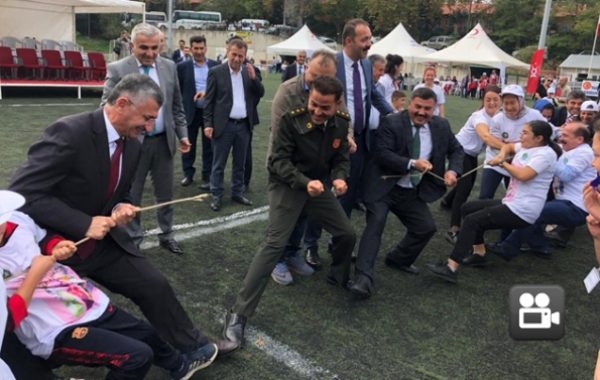 PROTOKOL YERE YUVARLANDI…