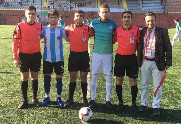 GOLSÜZ BERABERE KALDILAR…