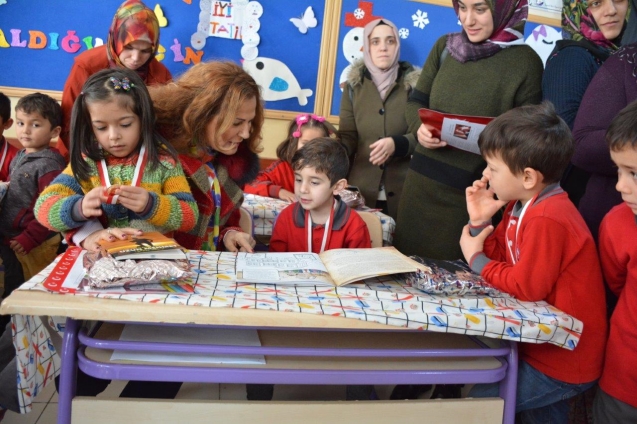 ÖĞRENCİLERE POSBIYIK ABLA KARNE VERDİ…