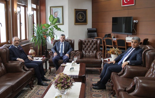 VALİ’YE VALİLERDEN TAZİYE ZİYARETİ…