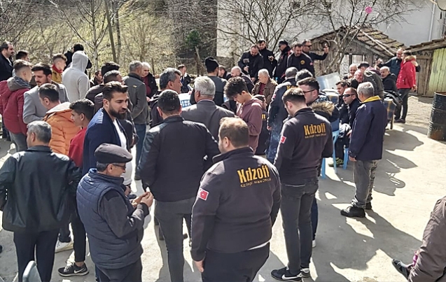 EVİNDE ZİYARET ETTİLER…