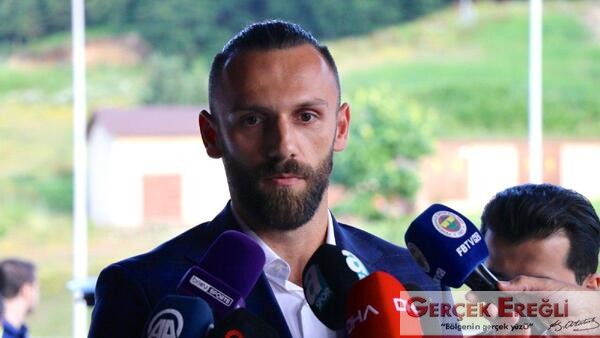 Vedat Muriqi&rsquo;den Kosova&rsquo;ya &rsquo;Evde Kal&rsquo; çağrısı