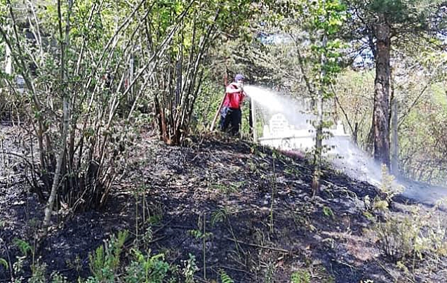 MEZARLIKTA YANGIN…