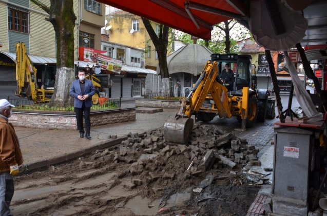 CUMHURİYET CADDESİNDE ÇALIŞAMALAR BAŞLADI…