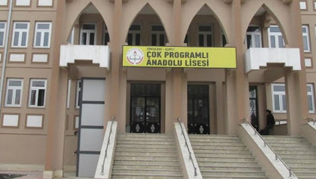 BU OKUL KİMLERİ RAHATSIZ EDİYOR?