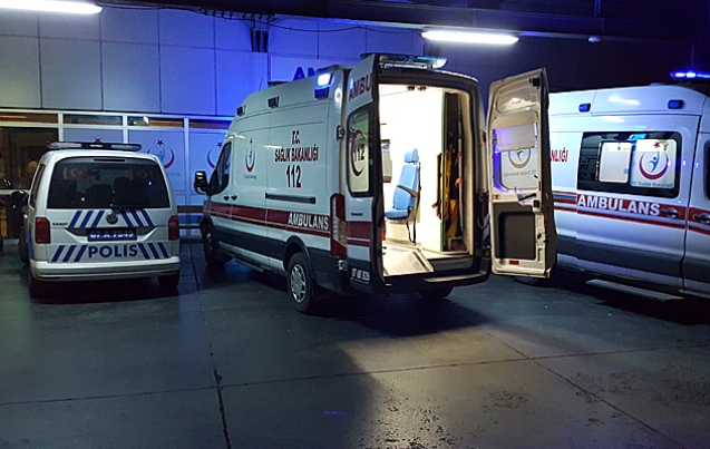 KENDİSİNİ ARABADAN AŞAĞIYA ATTI…