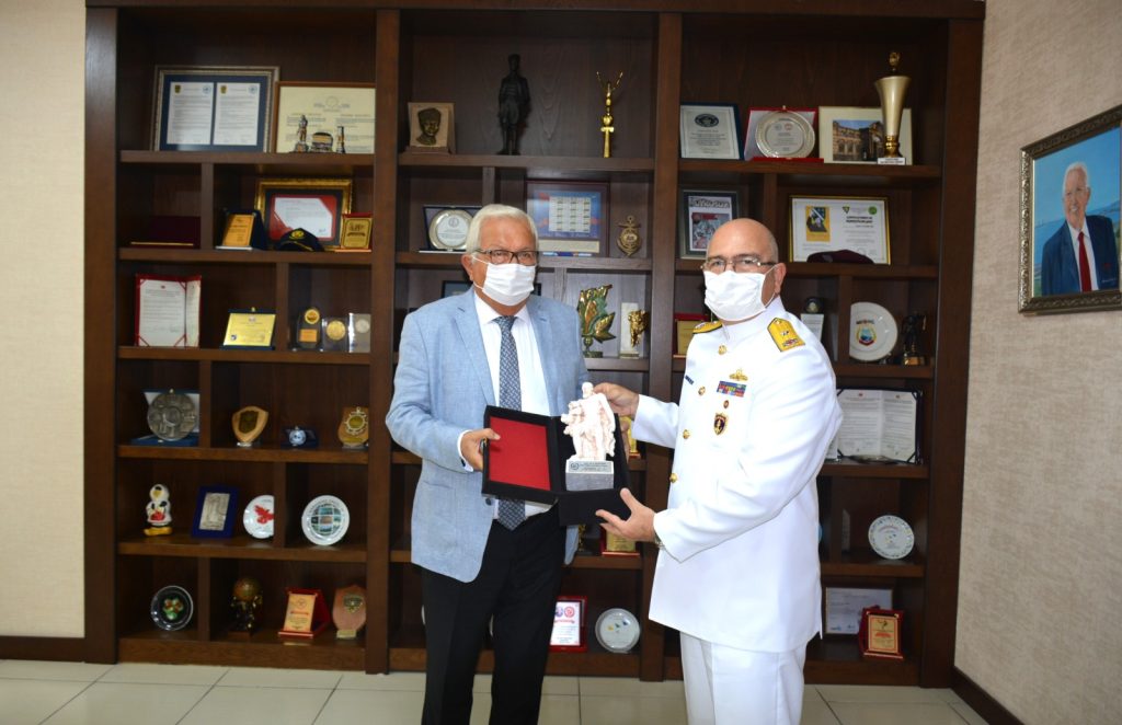 AMİRALDEN İADE-İ ZİYARET…