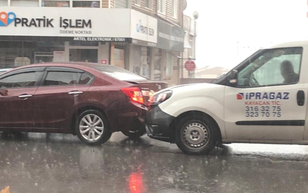 YAĞMUR BERABERİNDE KAZA GETİRDİ…