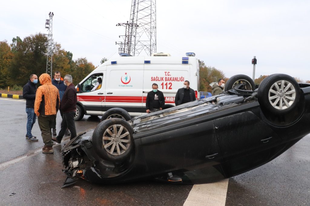 KANDİLİ KAVŞAĞINDA KAZA… AĞIR YARALI VAR…