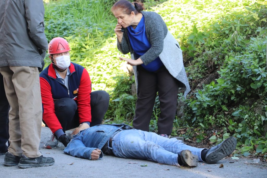 GERİ GERİ ÇIKARKEN YAYAYI EZDİ…