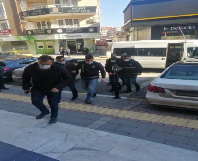 Şüpheli şahıslar yakalandı.