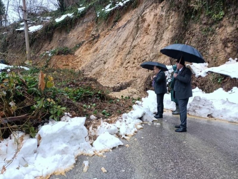 Vali incelemeye gitti…