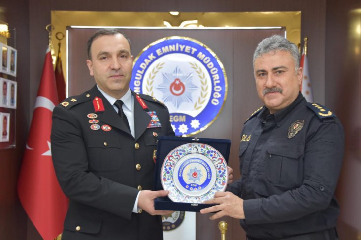 Tuğgeneral ve Albaydan ziyaret…