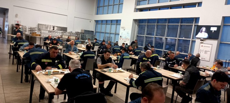 Tat Metal’de iftar…