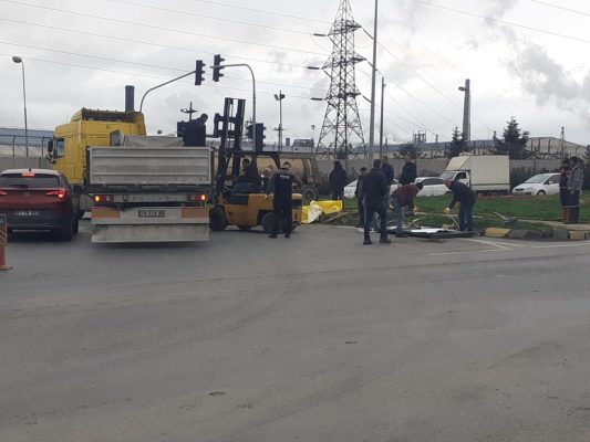 Yola saçıldılar…