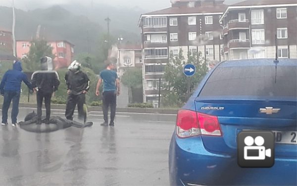 Yağmur kazayı beraberinde getirdi…