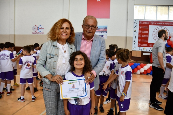 130 çocuğa belge verildi…