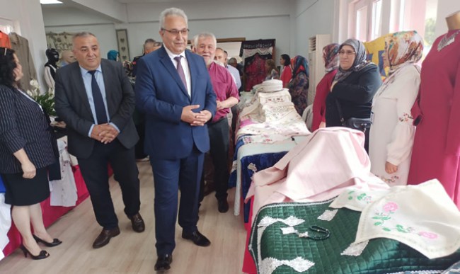 Sergi takdir topladı…