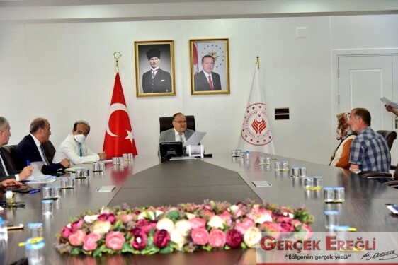 Vali vatandaşı dinledi…