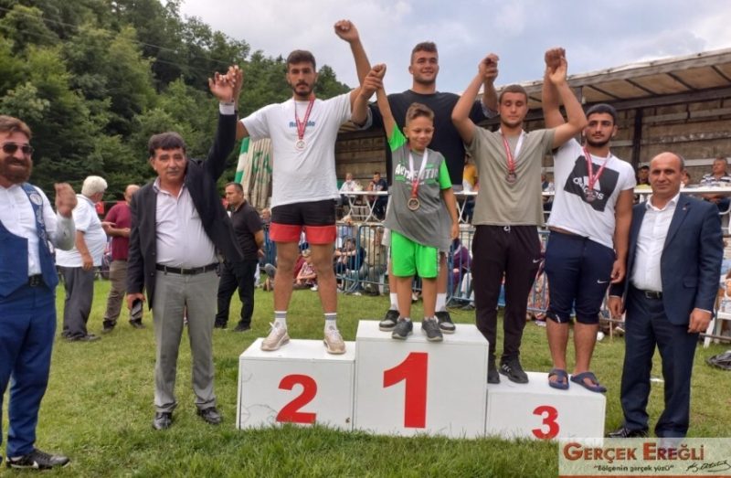 400 güreşçi katıldı…