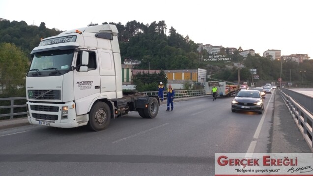 Köprü üzerinde kaldı…