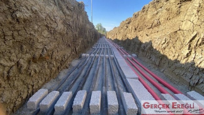 Şebeke hattını yer altına aldı…