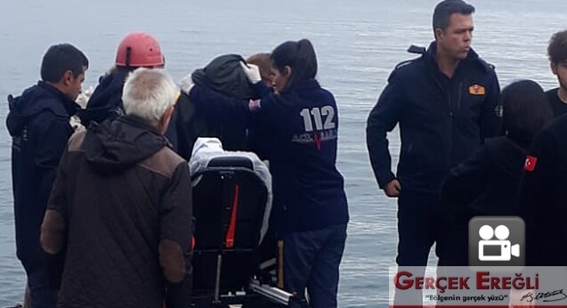 Genç kız denize atladı…