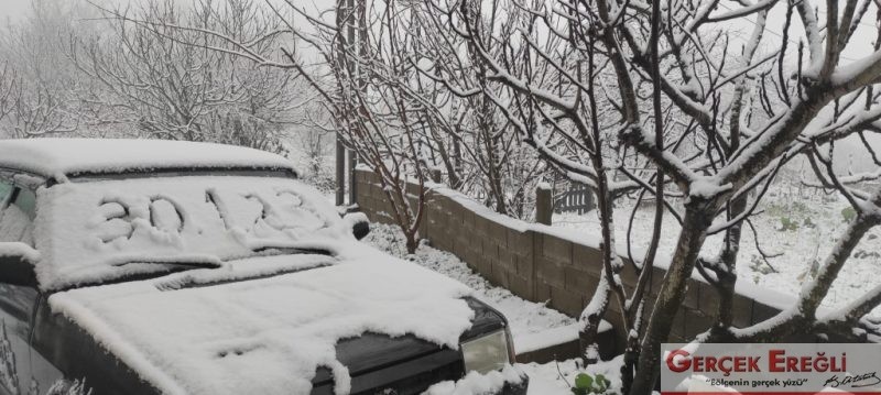 Güne kar ile uyandılar…