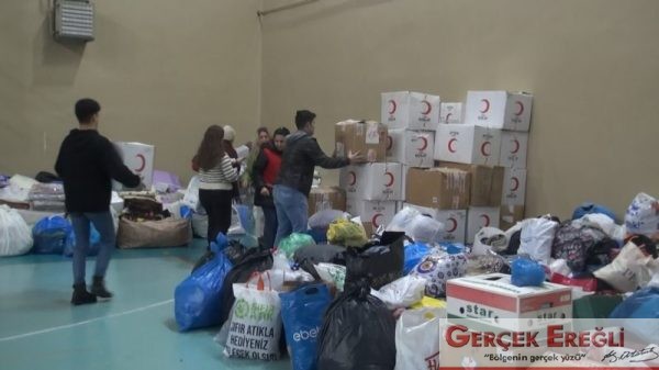 Karadeniz Ereğli Lisesi Spor Salonunda toplanıyor…