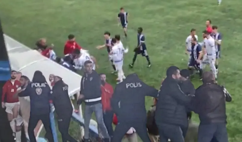 “Cinsel organını gösterdi” tepkisi…