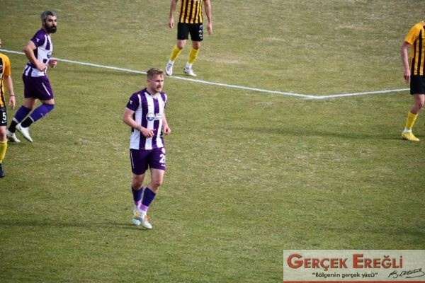 Altın çocuktan altın değerinde gol…