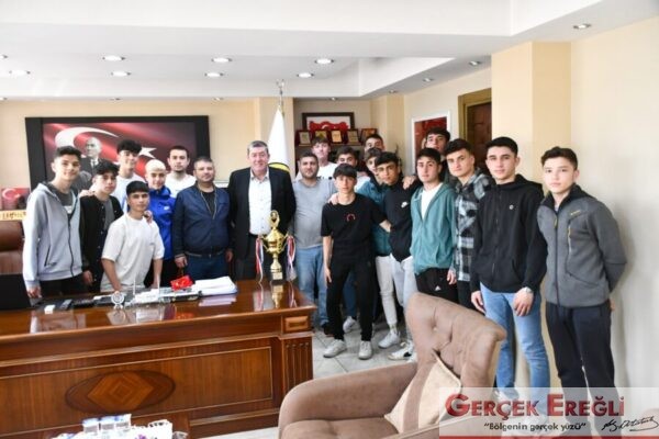 Anasının ak sütü gibi hak etti…