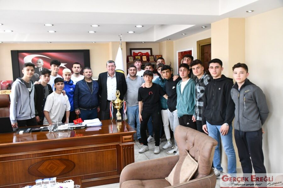 Anasının ak sütü gibi hak etti…