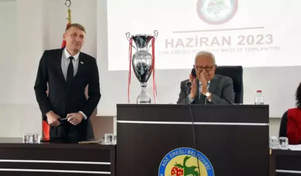 Şampiyonluk kupası geldi…