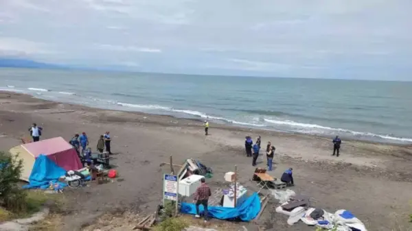 Usulsüz yapılan baraka ve çadırlar yıkıldı…