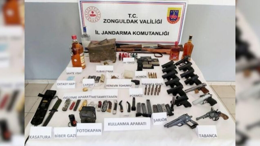 Evlerinde resmen yok yok !