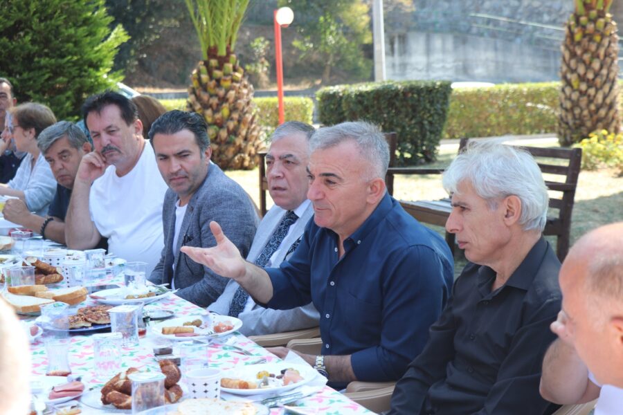 SESLİ “Başkan Adayıyım”