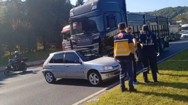 Tır otomobili sürükledi…
